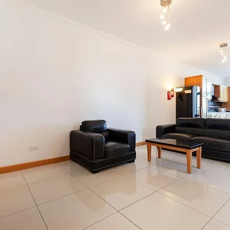 Apartment Comfortable Penthouse, Served With Lift, Wifi & Ac By 360 Estates Gzira