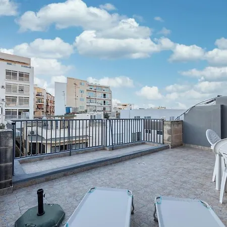 Comfortable Penthouse, Served With Lift, Wifi & Ac By 360 Estates *