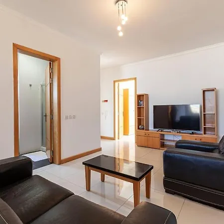Lejlighed Comfortable Penthouse, Served With Lift, Wifi & Ac By 360 Estates