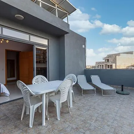Comfortable Penthouse, Served With Lift, Wifi & Ac By 360 Estates * Gzira