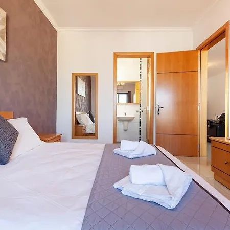 Comfortable Penthouse, Served With Lift, Wifi & Ac By 360 Estates Apartment